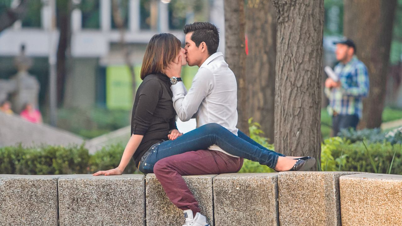 Sentimientos. Muchas parejas celebrarán el Día del Amor y la Amistad con diversas manifestaciones de cariño.