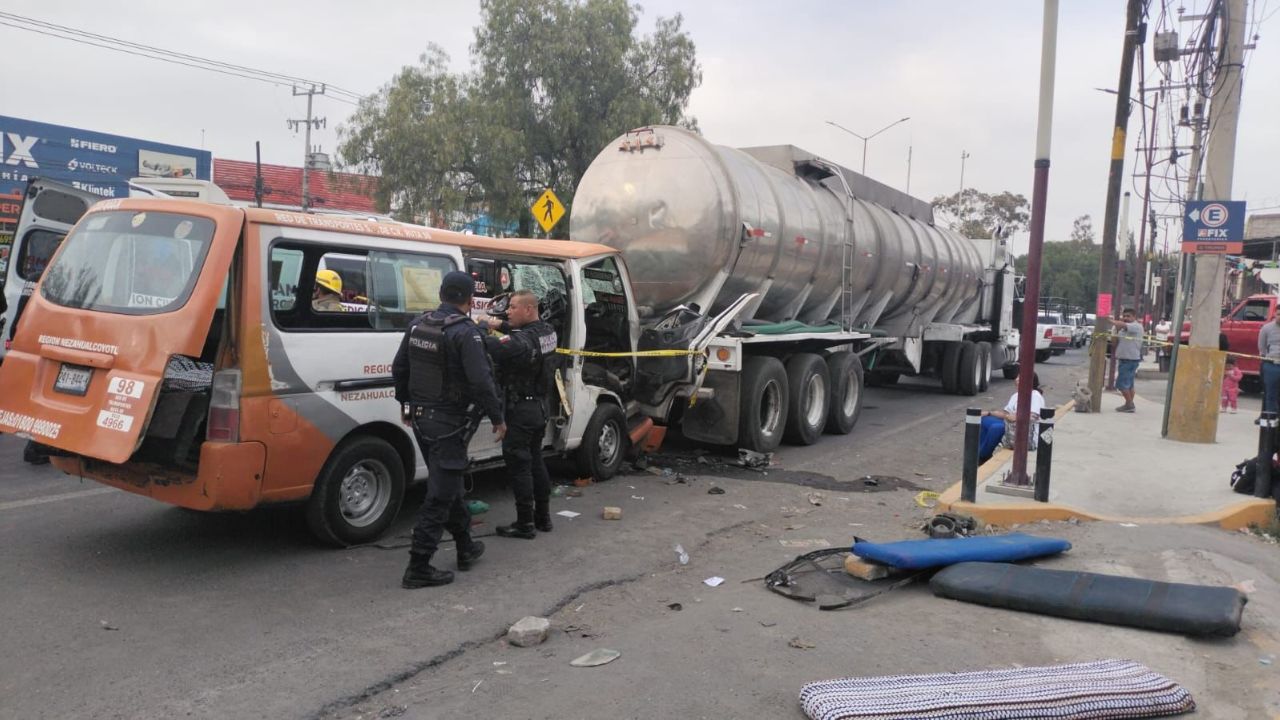 SINIESTRO. Hay al menos 12 lesionados, entre ellos el chofer y su ayudante.