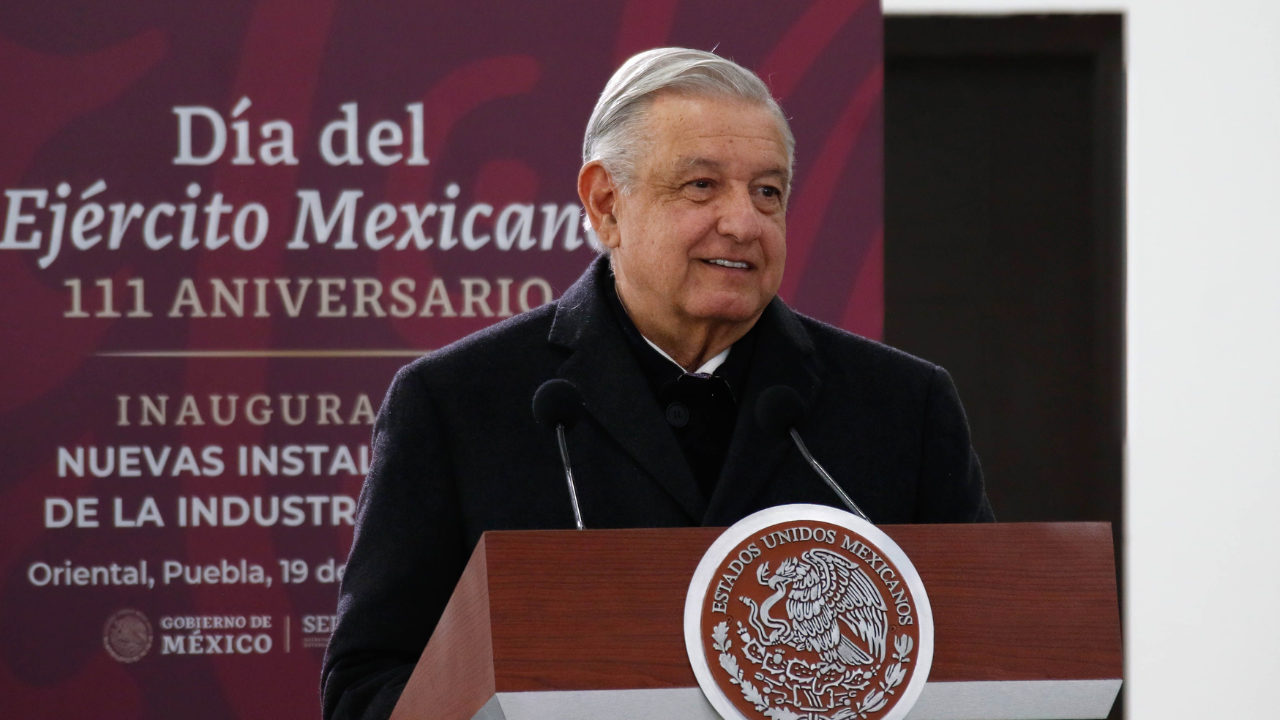 AMLO envía militares a Panamá