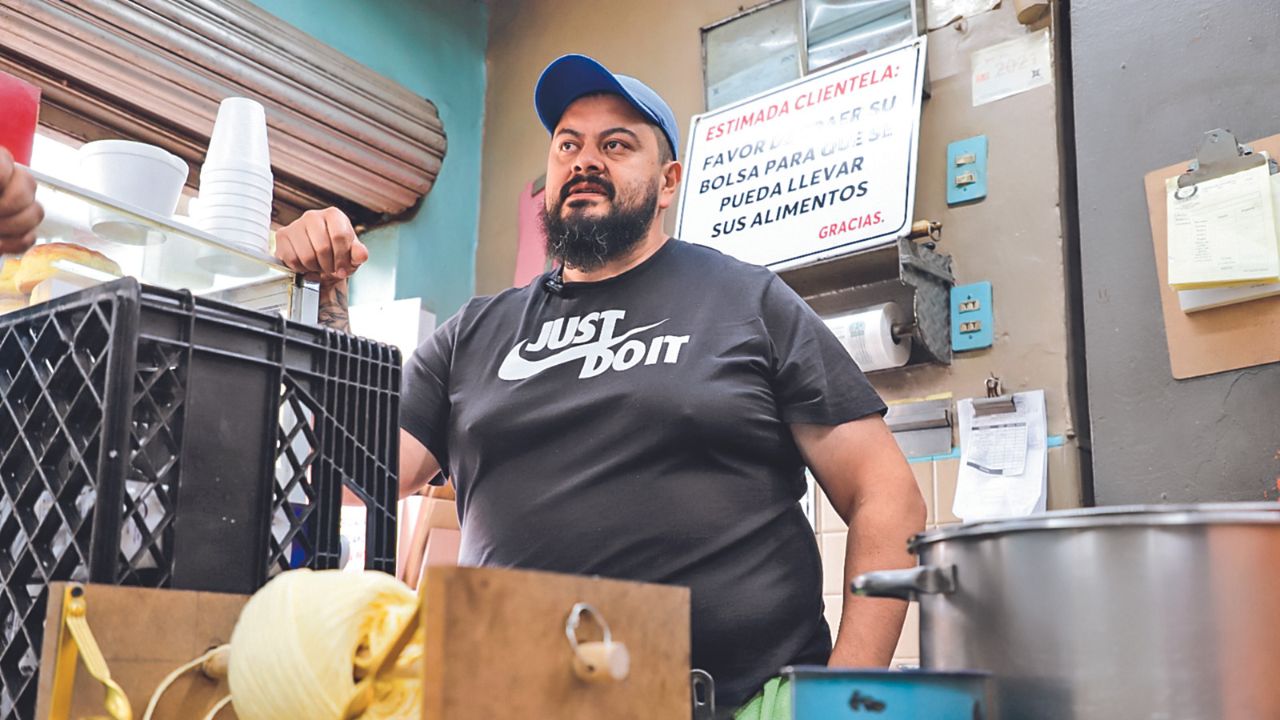 Comerciantes triplican la producción, debido a la alta demanda en las fiestas de La Candelaria este viernes 2 de febrero