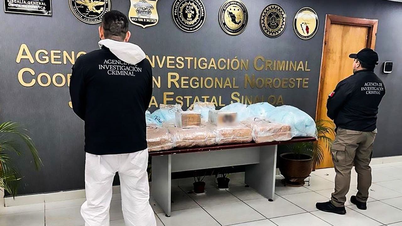 Sinaloa. La FGR detuvo y confiscó el cargamento con fentanilo, metanfetamina y cocaína.