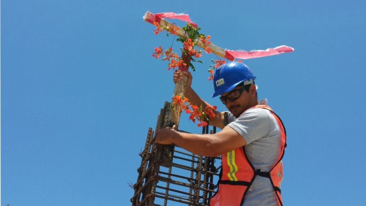 Día de la Santa Cruz: ¿Qué conmemoran los albañiles?