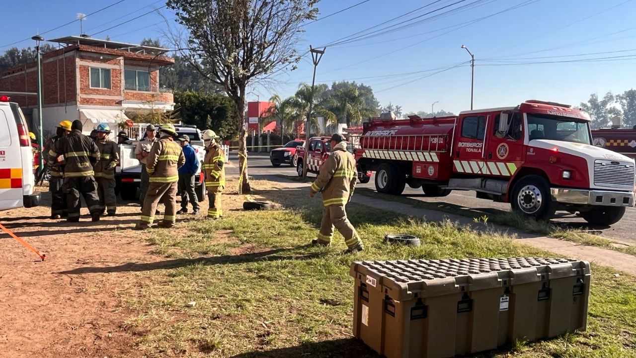 Ante el riego de incendio se ha realizado la evacuación preventiva de 2 mil 100 personas de cuatro municipios que se ven involucrados, Zapotlanejo, Tonalá, El Salto y Juanacatlán.