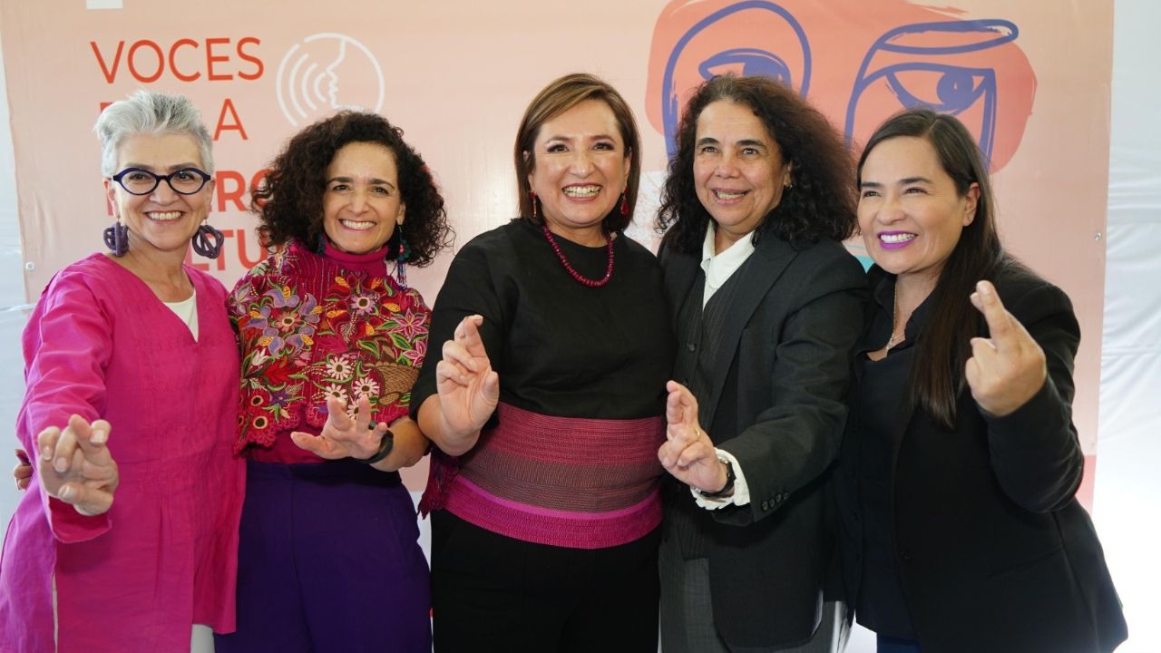 Emocionada se dijo Xóchitl Gálvez por la participación ciudadana en Marcha por la Defensa de la Democracia