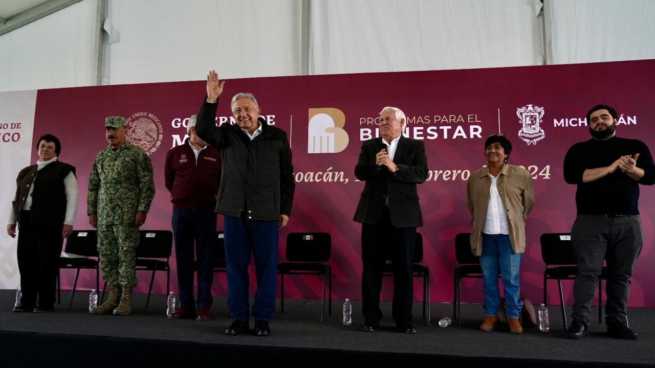 AMLO expresó que su gobierno lucha para que nadie se vea obligado a abandonar sus comunidades, lo cual, dijo, hacen por necesidad.