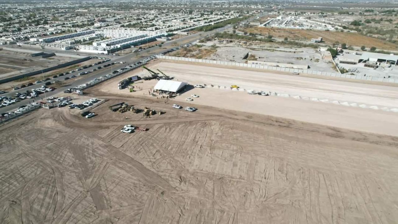 Tras colocar la primera piedra del Parque Industrial Santa Fe en Torreón, Manolo Jiménez destacó que se han concretado importantes proyectos