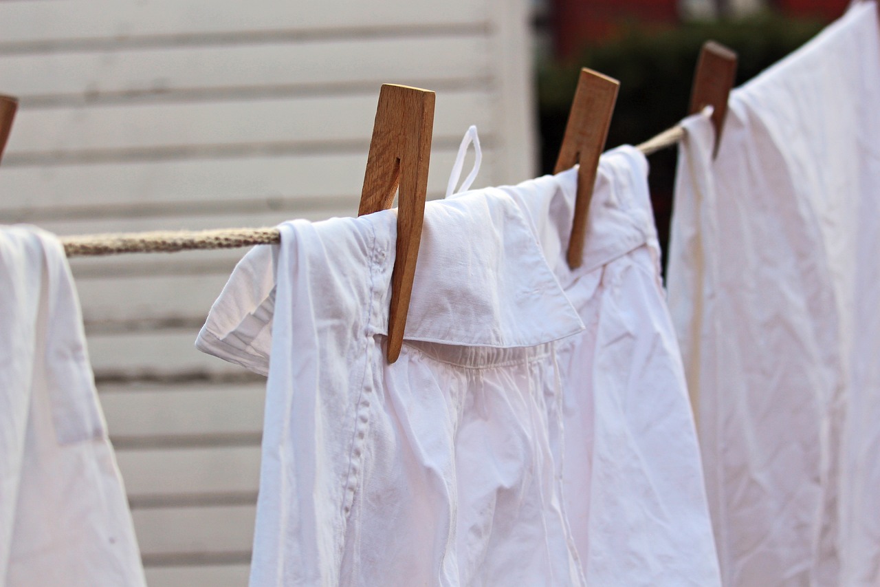 Con estas recomendaciones puedes quitar las manchas de tu ropa blanca.