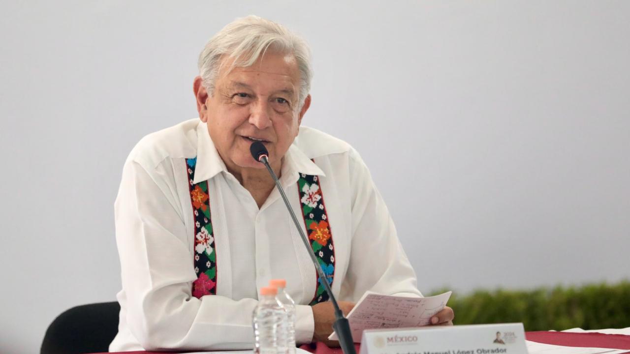 Cinco meses después del paso del huracán Otis, 300 mil familias damnificadas han sido apoyadas en Acapulco, informó el presidente AMLO