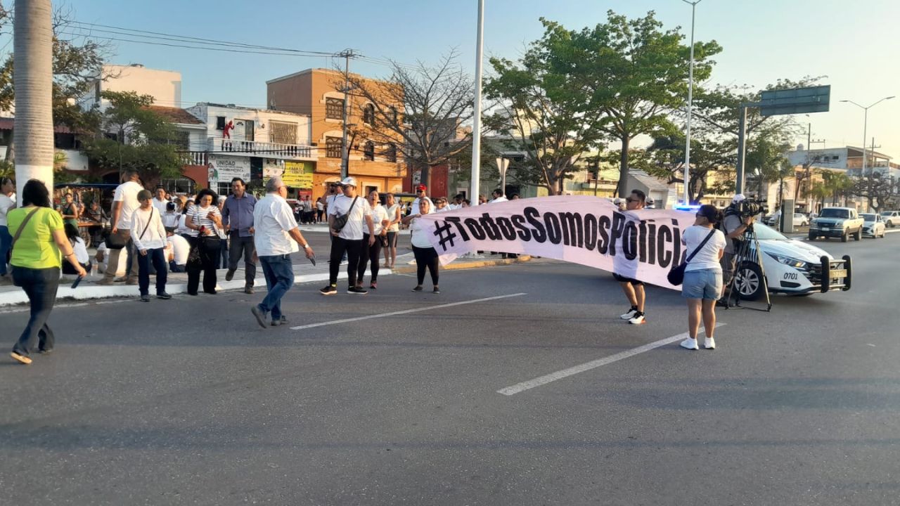 Marcha de apoyo a policías de este domingo superó la del 20 de marzo