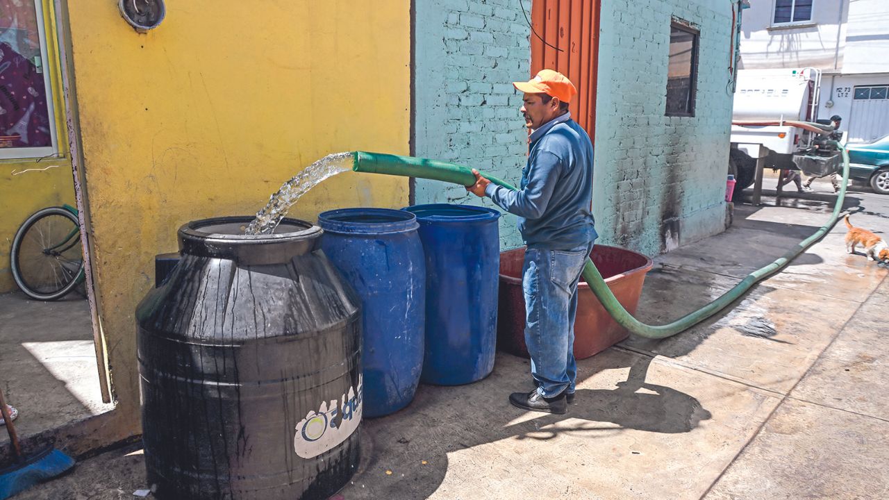 Denuncia. Legisladores del PAN coincidieron en que es deber del gobierno de la ciudad garantizar el acceso al agua sin tintes políticos.