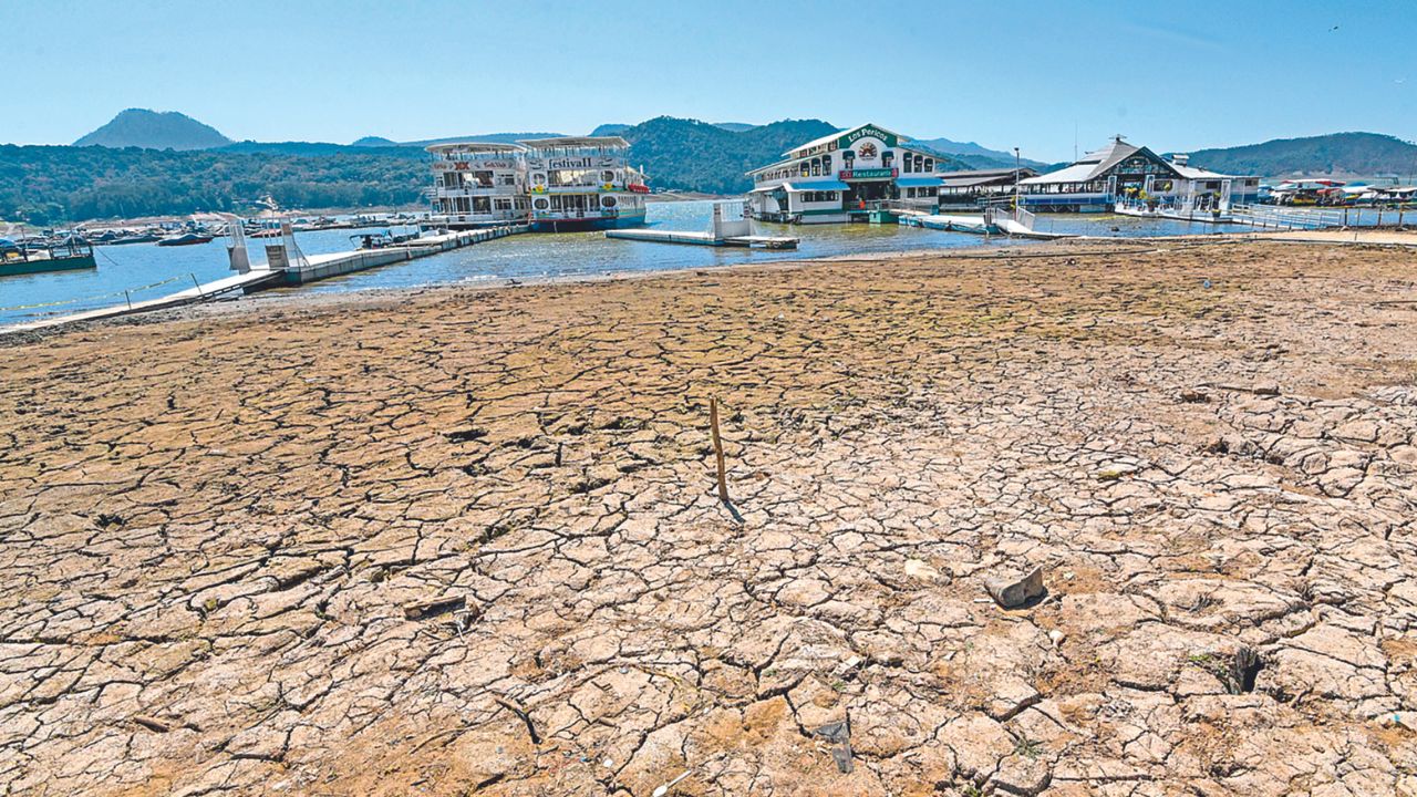 Consideró que el tiempo se agotó, hay una problemática que no fue tratada por las autoridades, lo cual se agravó porque el 2023 fue el año más caluroso, el Sistema Cutzamala bajó el nivel de almacenamiento de sus presas al 37.59 por ciento