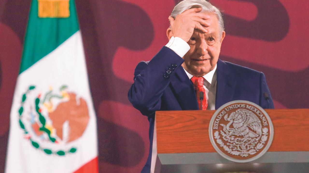 Postura. López Obrador acusó la propuesta de cerrar refinerías de ser una política “entreguista”.