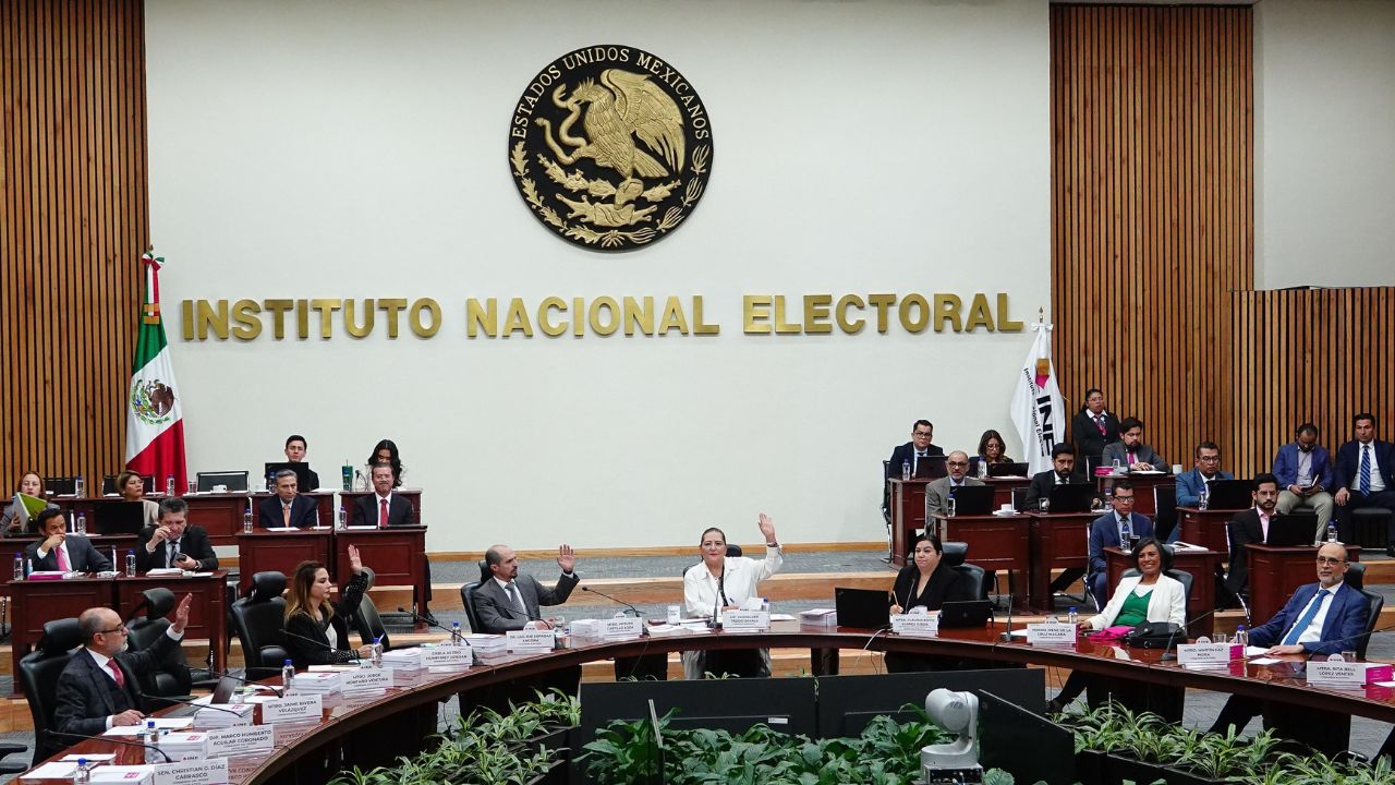 La Sala Especializada del TEPJF será la encargada de resolver y determinar si el Presidente u otros funcionarios incurrieron en alguna infracción electoral.