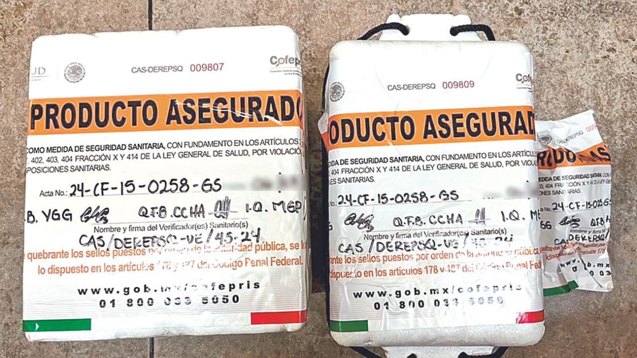 PIE DE FOTO: DECOMISO. La Marina aseguró alrededor de 258 piezas de medicamentos controlados, ya que no se contaba con licencia sanitaria para su manejo.