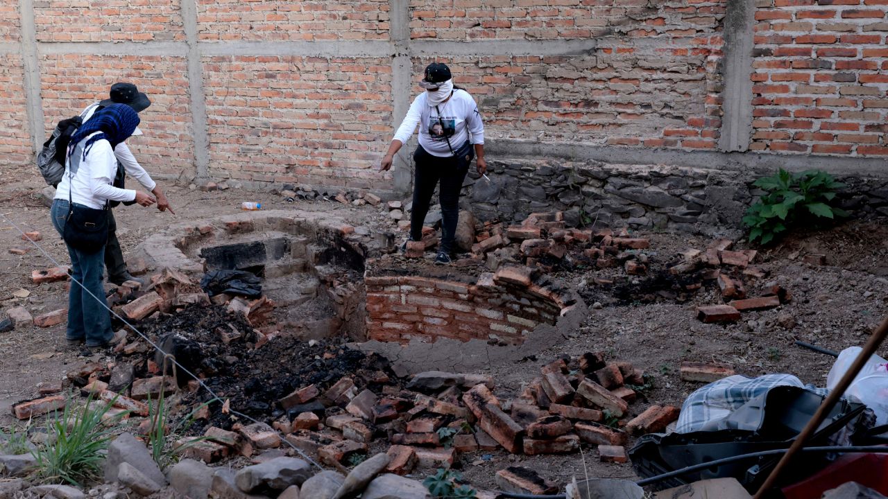 MASACRE. Los cuerpos de los cinco hombres fueron arrojados a la entrada del palacio municipal tabasqueño.