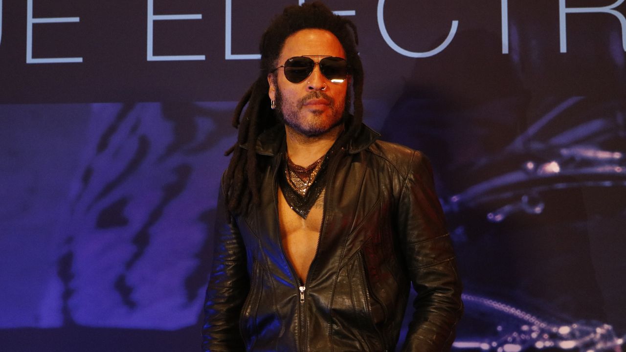 Lenny Kravitz presentó en la CDMX Blue Electric Light, un álbum con el que recuerda su pasado mientras reflexiona sobre la actualidad social