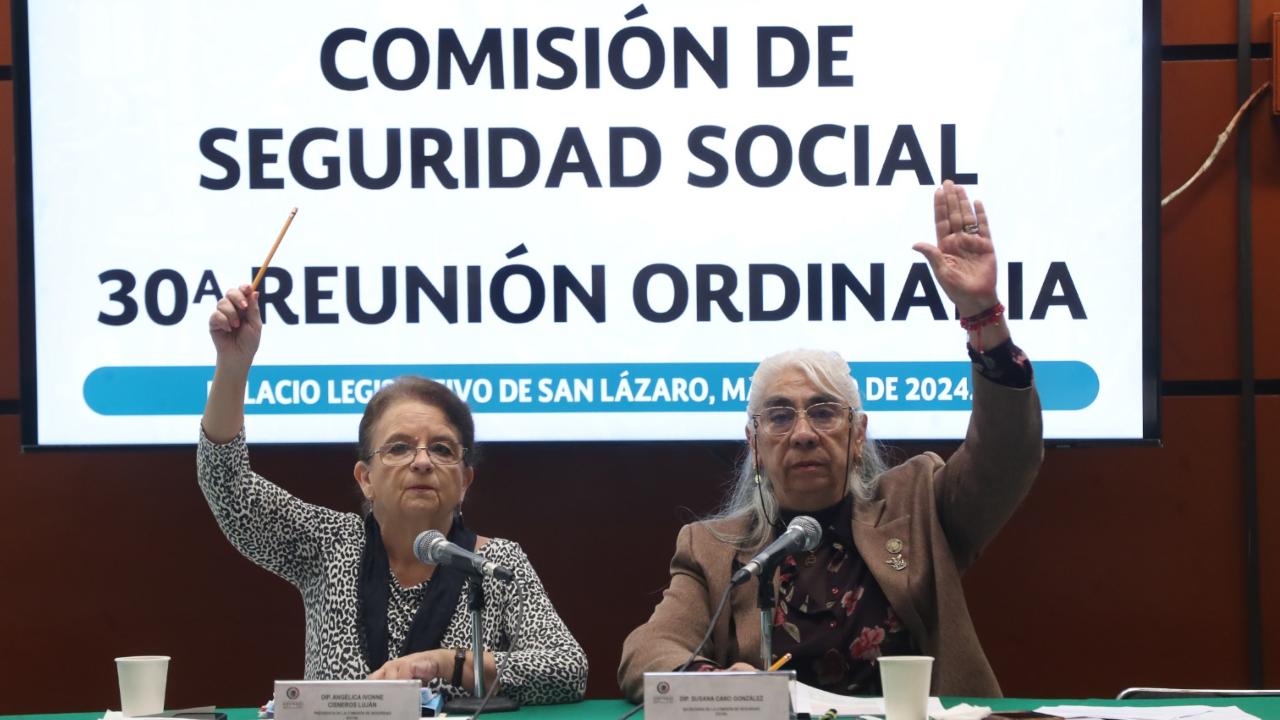 La Comisión de Seguridad Social de la Cámara de Diputados aprobó el dictamen para que el FOVISSSTE pueda construir vivienda.