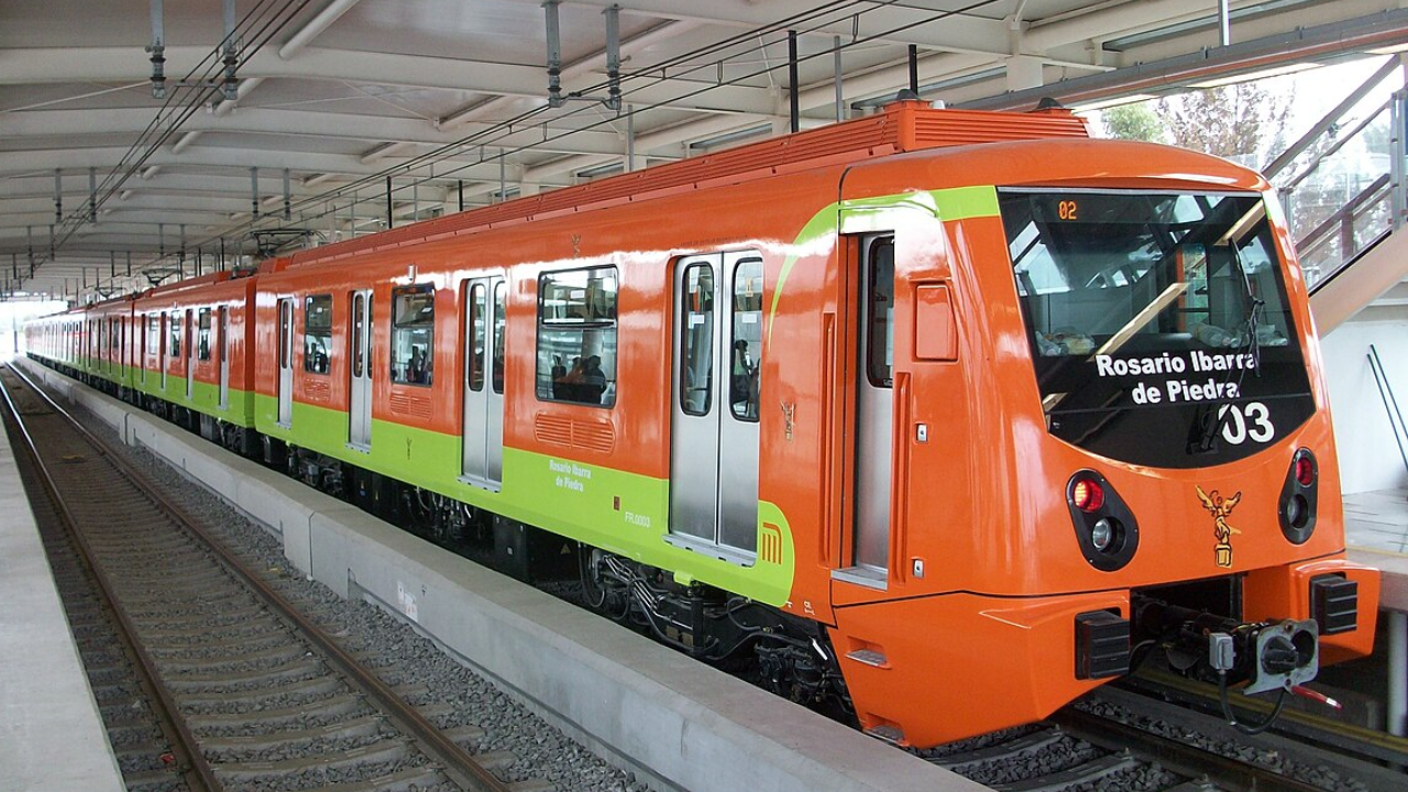 La Línea 7 del Metro operará hasta las una de la madrugada este sábado y domingo por el Ceremonia