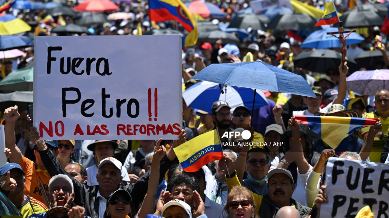 Protestas contra Petro