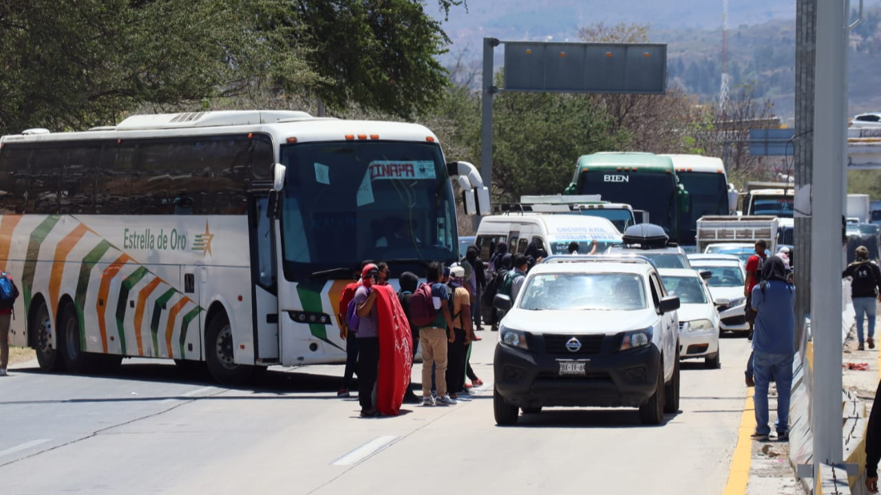 Bloqueo Autopista del Sol