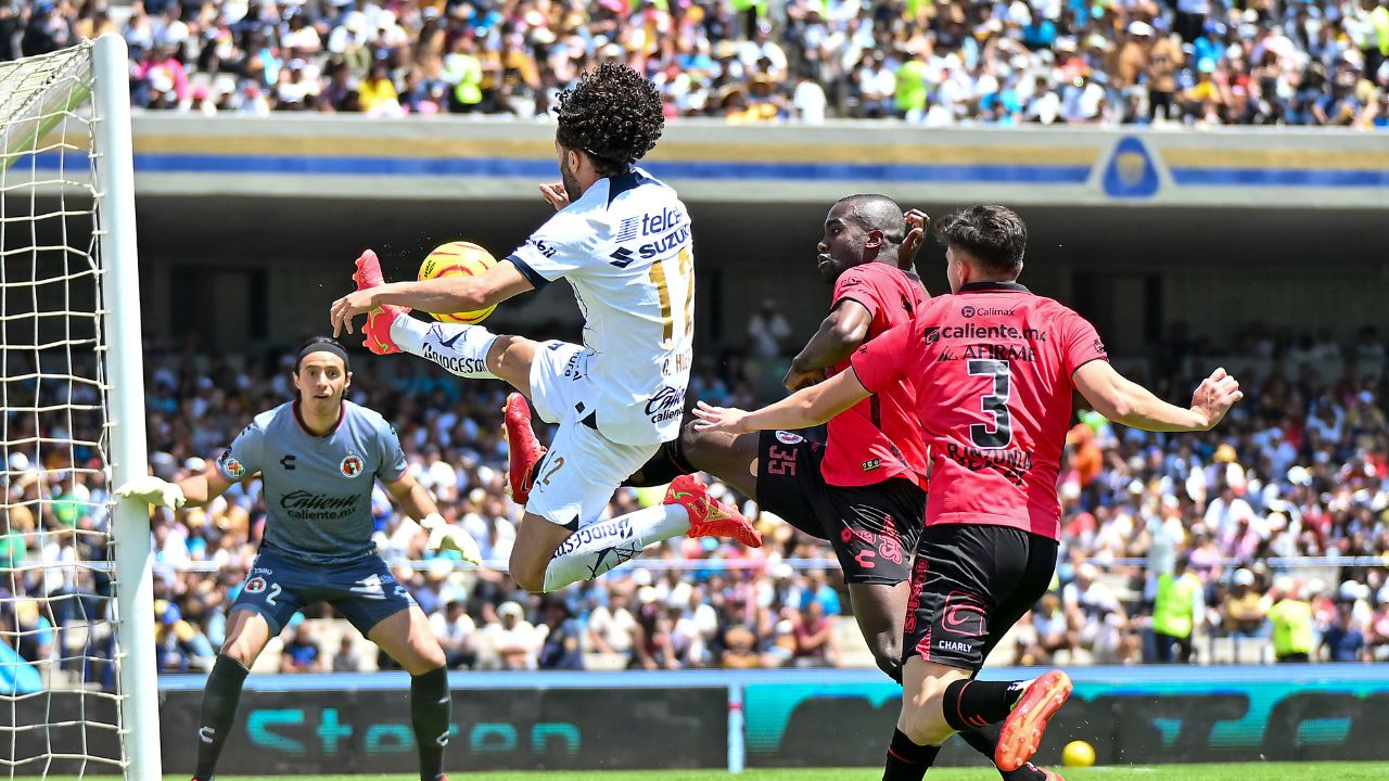 Pumas perdió la posibilidad de ganar el cotejo y los Xolos le empatan con tres penales