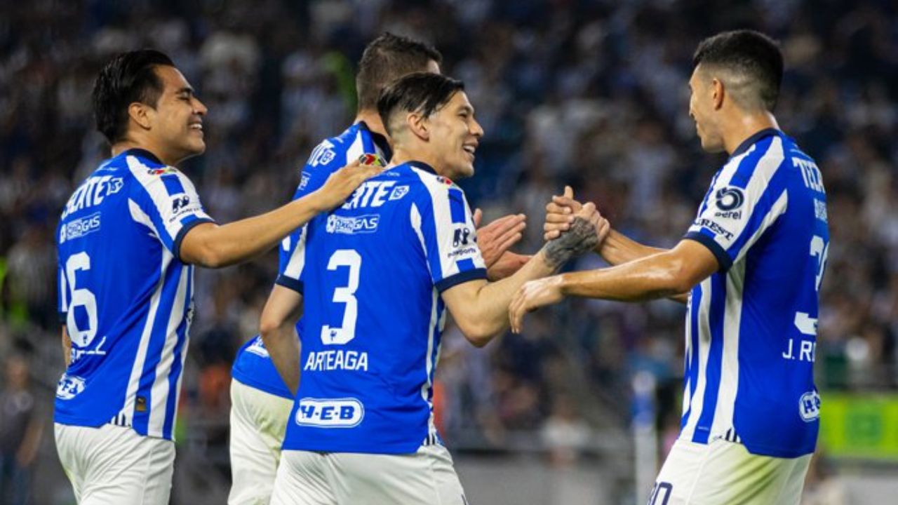 Rayados golea 3-0 a Pumas y es nuevo líder del Clausura 2024