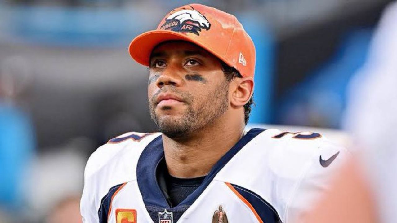 Broncos de Denver cortan a su QB, Russell Wilson