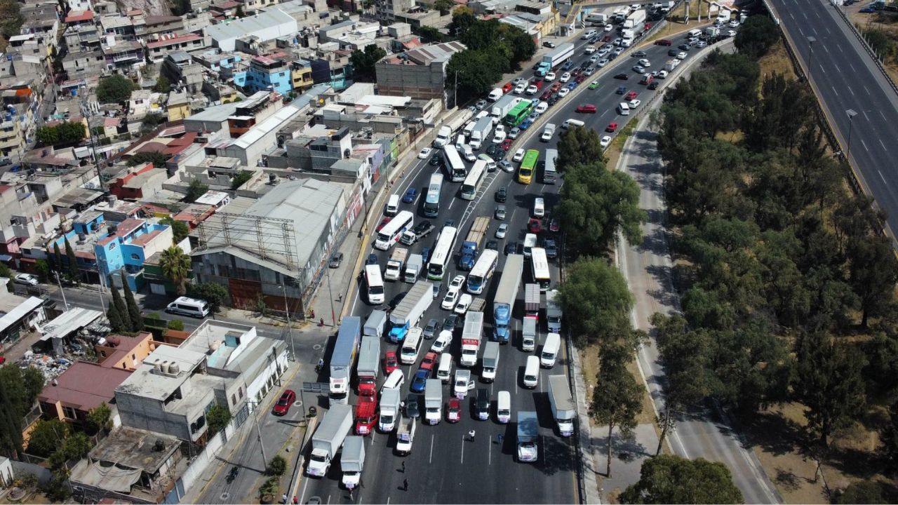 Por falta de pago en el Tren Maya, transportistas bloquearán autopistas entrantes a la CDMX