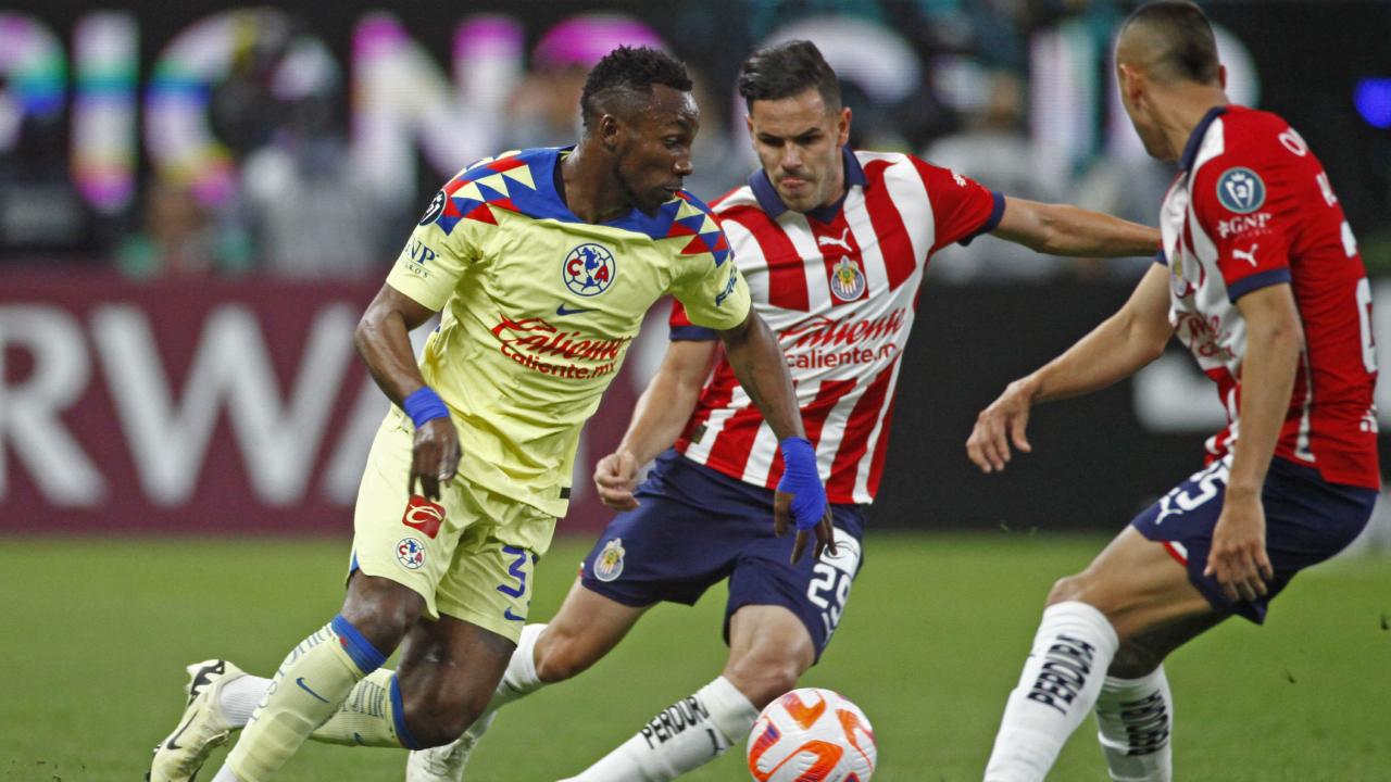 Las Águilas del América perdieron 3-2 ante el Chivas, pero avanzaron a los cuartos de final de la Concachampions al ganar en el global 5-3.