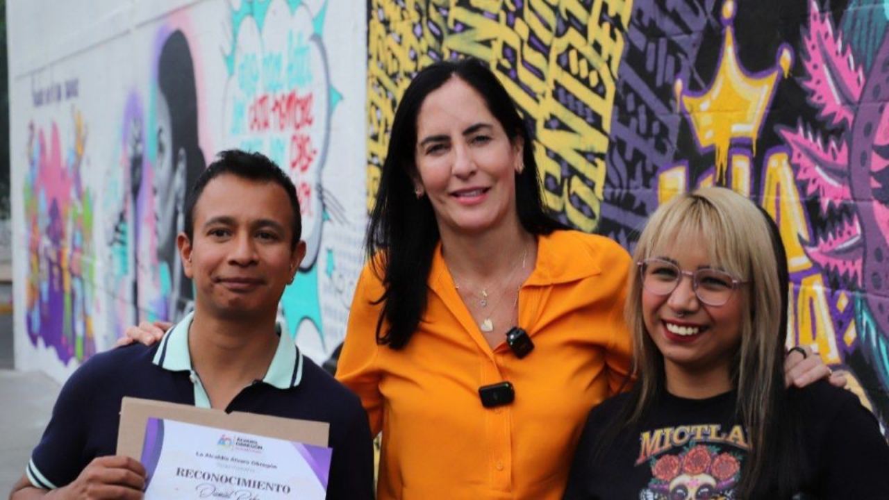 La alcaldía Álvaro Obregón de la CDMX rindió un homenaje con un mural a mujeres que fueron víctimas de violencia.