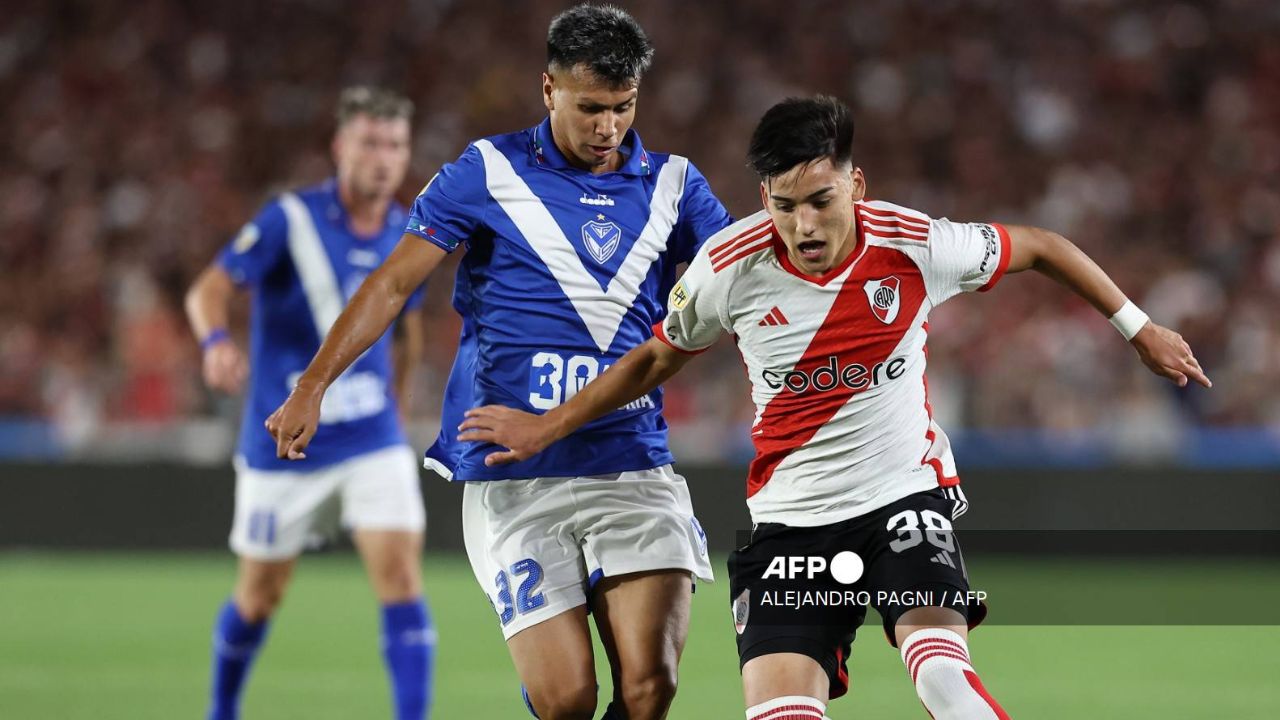 Foto:AFP|Por denuncias de abuso, 4 jugadores del Vélez son arrestados