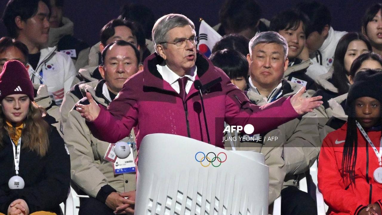 Todos los deportistas que estén "dispuestos a seguir las condiciones" serán "bienvenidos" a París, declaró el presidente del COI, Thomas Bach