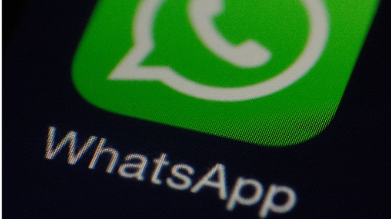 Al igual que Twitter y Facebook , WhatsApp puede bloquear tu cuenta si utilizas palabras consideradas como acoso, discurso de odio o contenido ilegal.