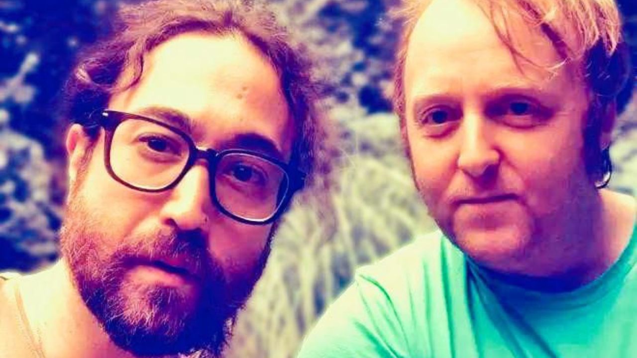 James McCartney y Sean Ono Lennon, hijos de los famosos Beatles Paul y John, coescribieron y lanzaron la canción "Primrose Hill".