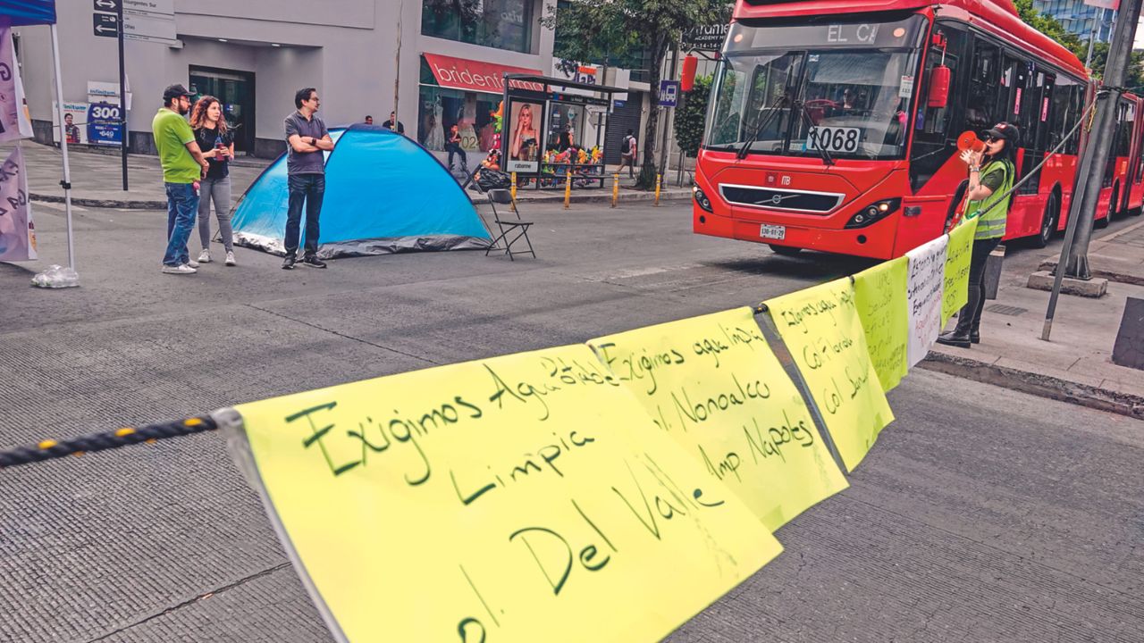 Ayuda. Elementos del Ejército Nacional mantienen el Plan DN III para las emergencias; en el Parque San Lorenzo continúa el módulo de atención.