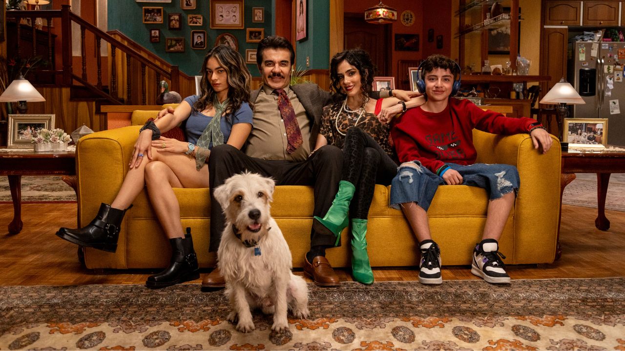 El cómico Adrian Uribe protagonizará su primera Sitcom en su carrera donde le pone rostro a una nueva caricatura de nuestra la sociedad