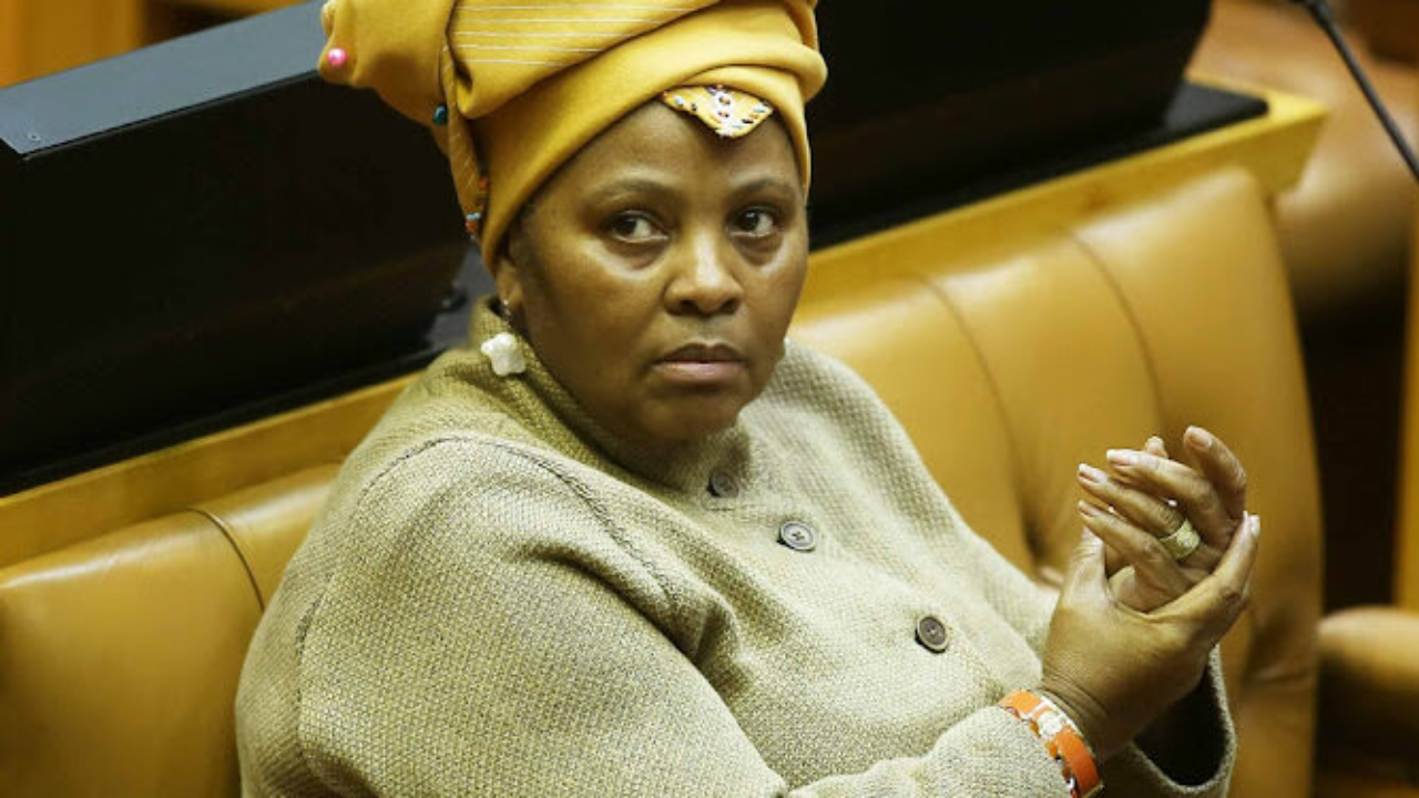 La Autoridad Nacional de Sudáfrica acusa a la expresidenta del Parlamento por presunta corrupción y lavado de dinero