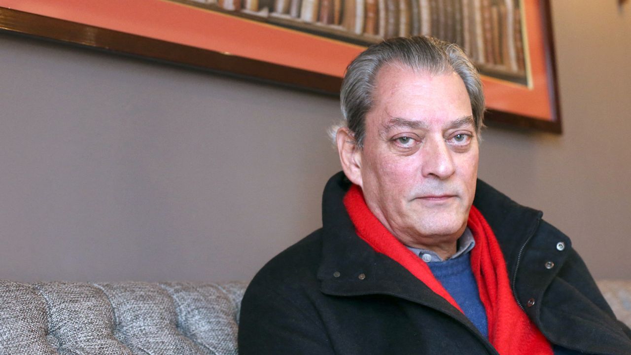 El escritor Paul Auster murió a los 77 años, tras complicaciones derivadas de un cáncer de pulmón