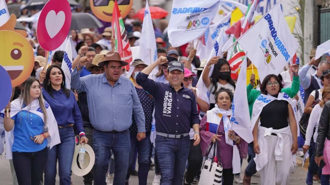 El candidato aliancista al Senado de la República, Enrique Vargas, reiteró su compromiso para regresar el seguro popular a las familias