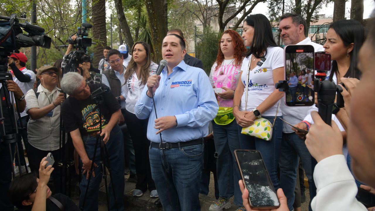 Ante la emergencia en la Benito Juárez por el agua contaminada, Luis Mendoza anunció que destinará parte de los recursos de su campaña