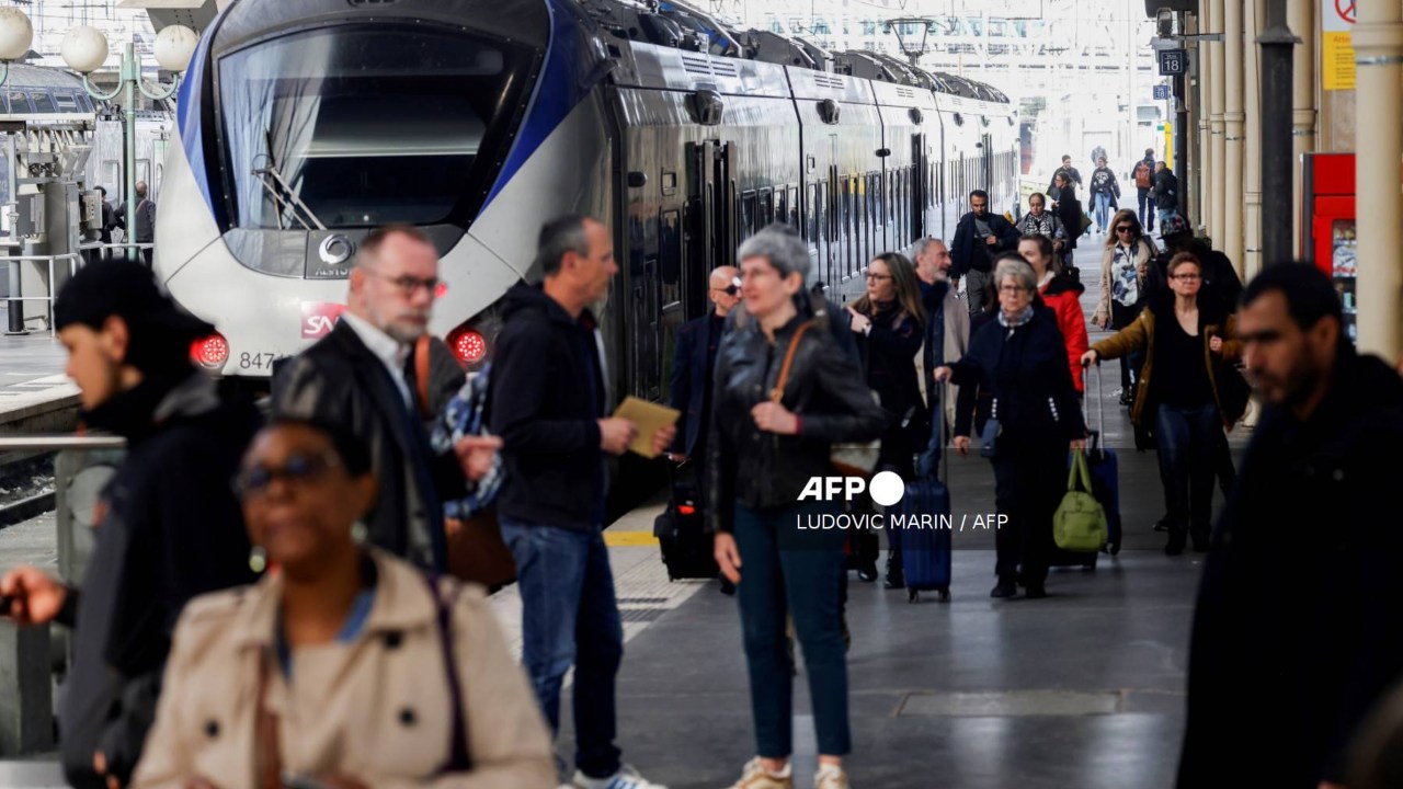 Las autoridades francesas llamaron a sus ciudadanos a sacar la bicicleta o caminar para no crear un caos en el transporte durante París 2024