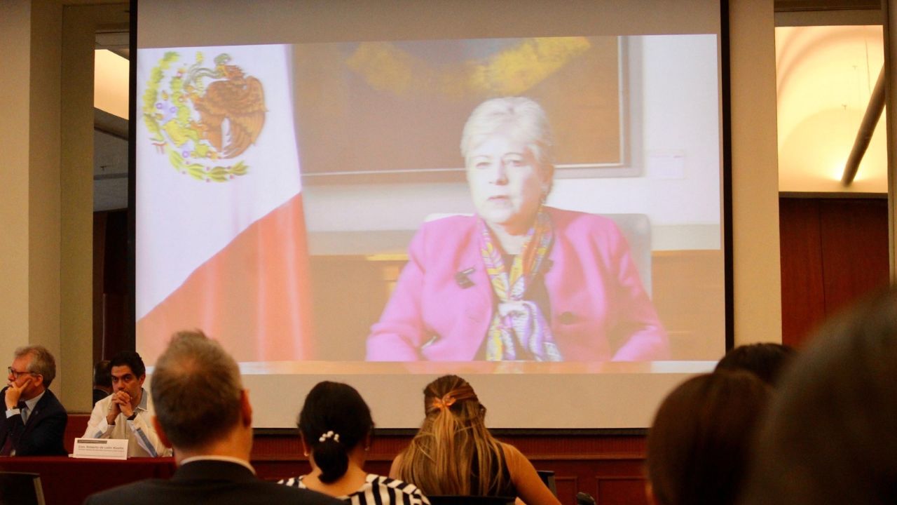 Bárcena participa en el foro “Avanzar hacia una sociedad del cuidado”