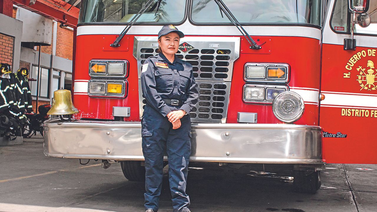 Convicción. Ser una mujer bombero implica tener un gran valor y vocación por ayudar a las personas, aseguró Jenny Galicia.