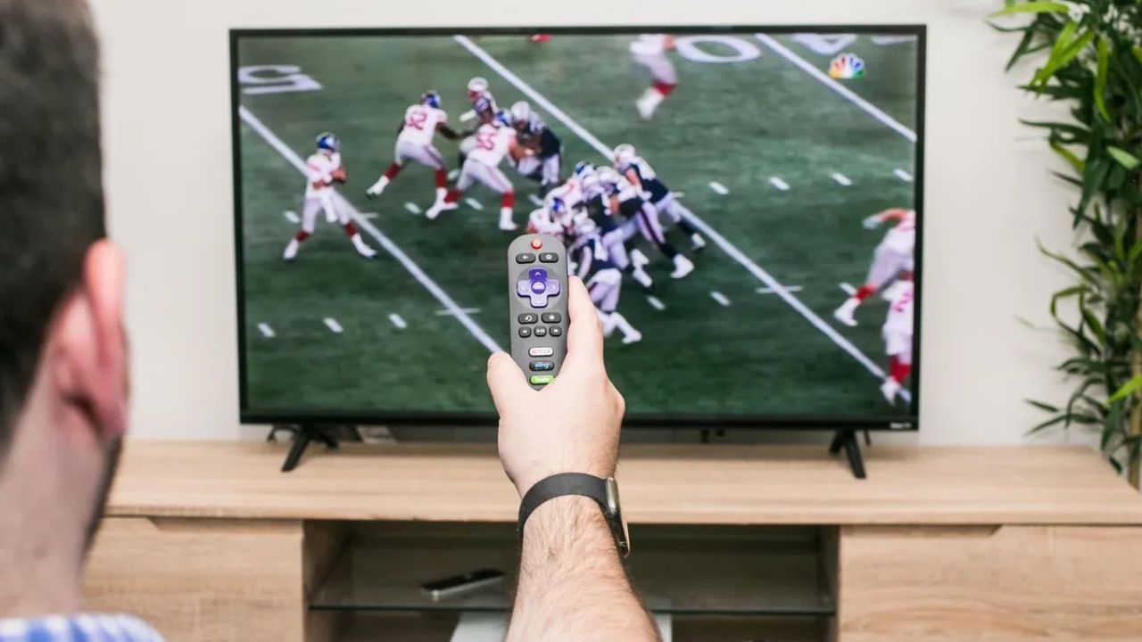 La National Football League confirmó su nueva relación con la plataforma de streaming internacional, Netflix, para que retransmita dos partidos de la liga durante la temporada 2024