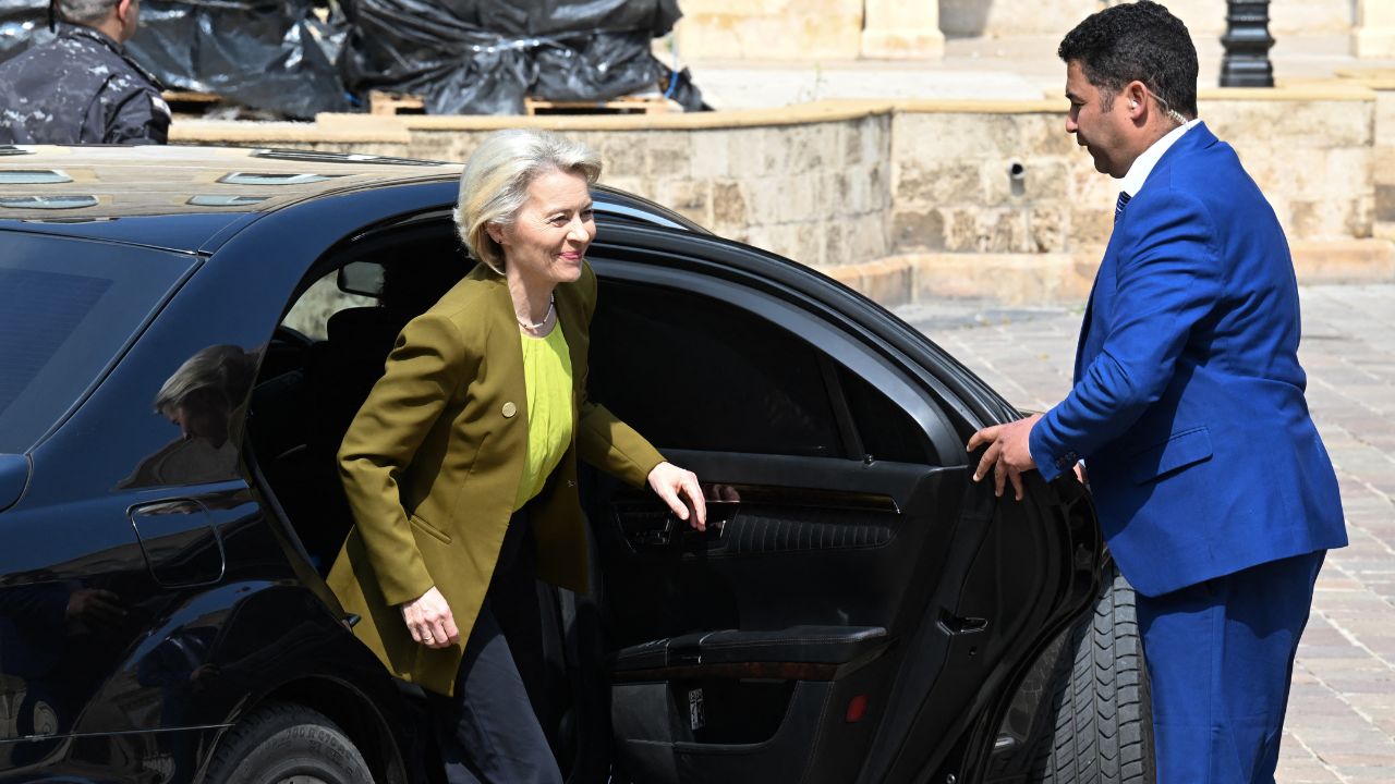 La presidenta de la Comisión Europea, Ursula von der Leyen, señaló ayer que hará presión para establecer una competencia “justa” con China,