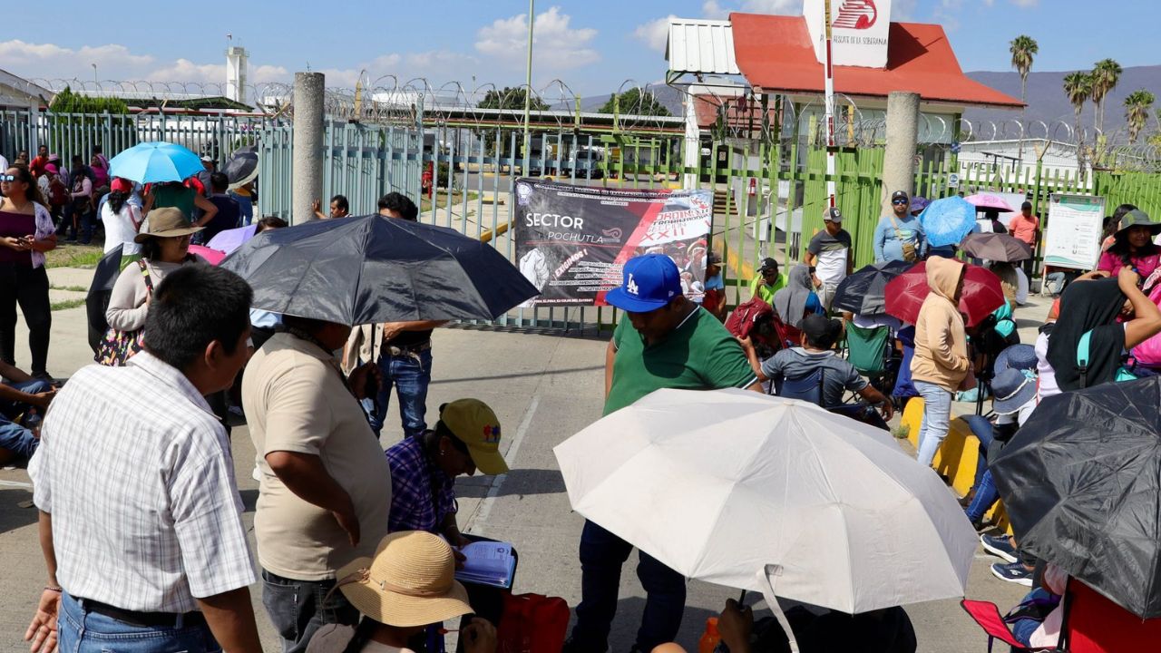 Planes. Los maestros acordaron en asamblea diversas actividades en escuelas de esa entidad y en la ciudad de México