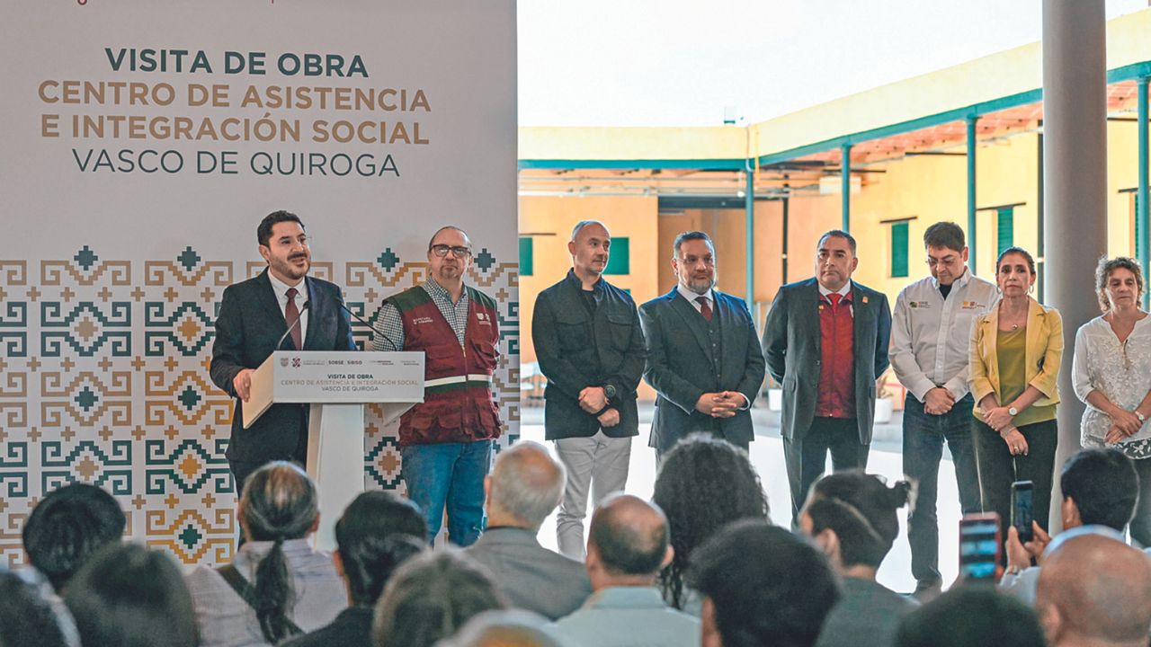 Derechos. El jefe de Gobierno dijo que se garantizó el derecho a la libre manifestación en el Zócalo capitalino con la movilización de la Marea Rosa.