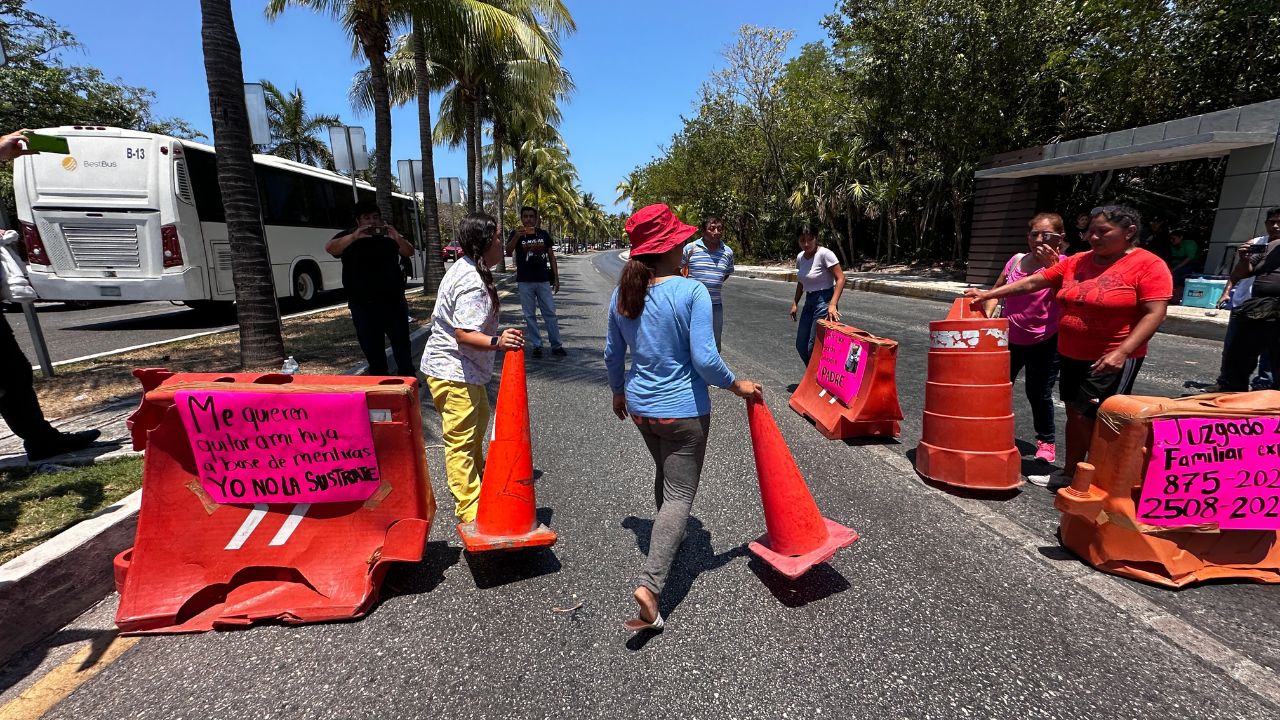 PROTESTA. El colectivo Madres Buscadoras señalaron que la menor fue entregada a su padre, el presunto violador.