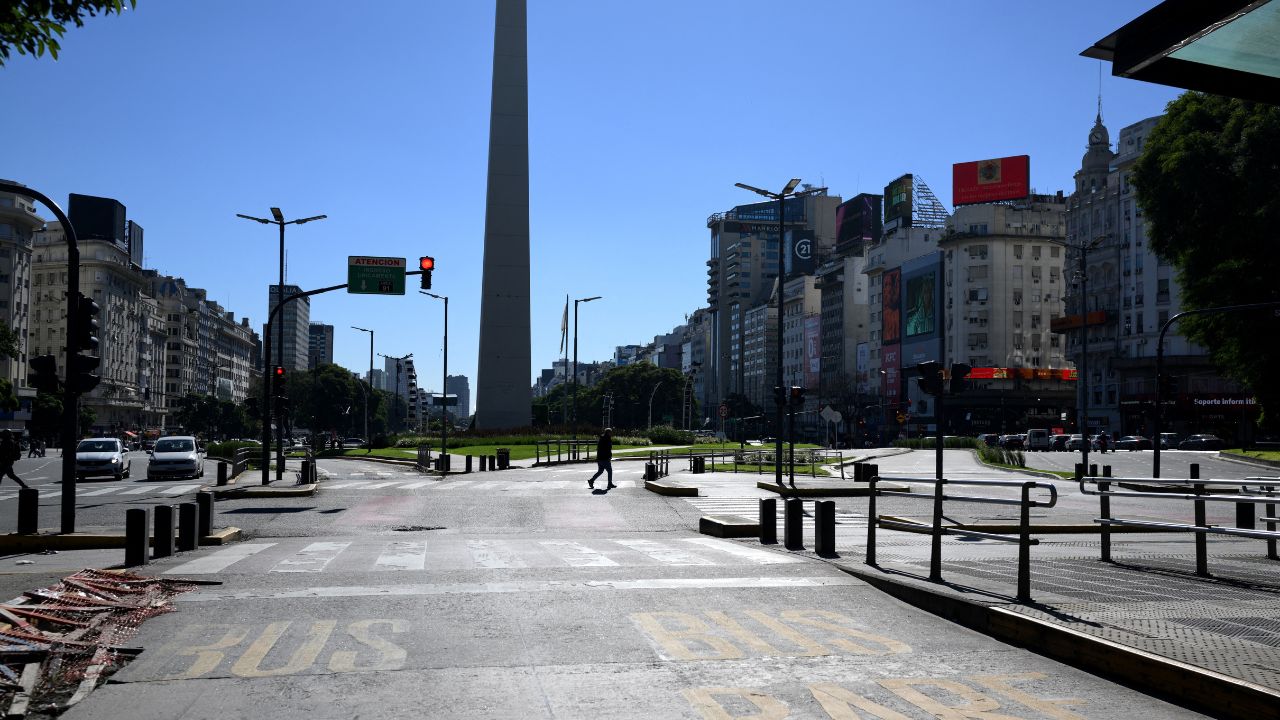 FRENO. Nuevamente se paralizaron los servicios de transporte, así como las instituciones educativas, financieras y comerciales