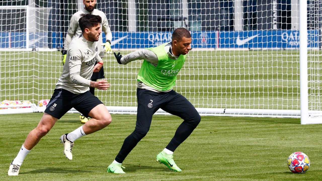 El técnico español Luis Enrique compareció previo al encuentro de hoy entre el París Saint-Germain y el Borussia Dortmund para jugar los últimos 90 minutos de su eliminatoria